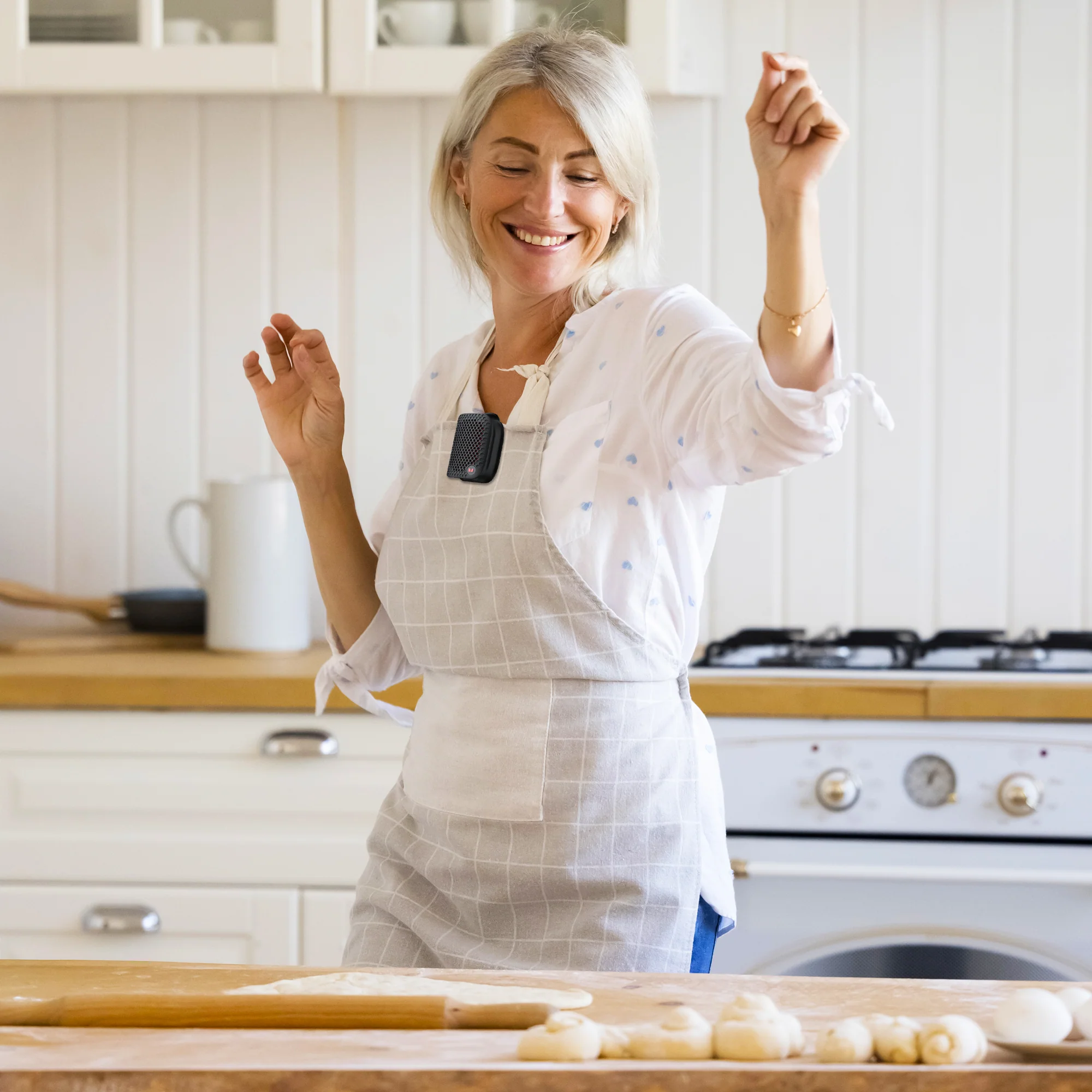 Premium Mini Bluetooth Speaker, Built-in Microphone for Calls, Arm Wearable - Image 7